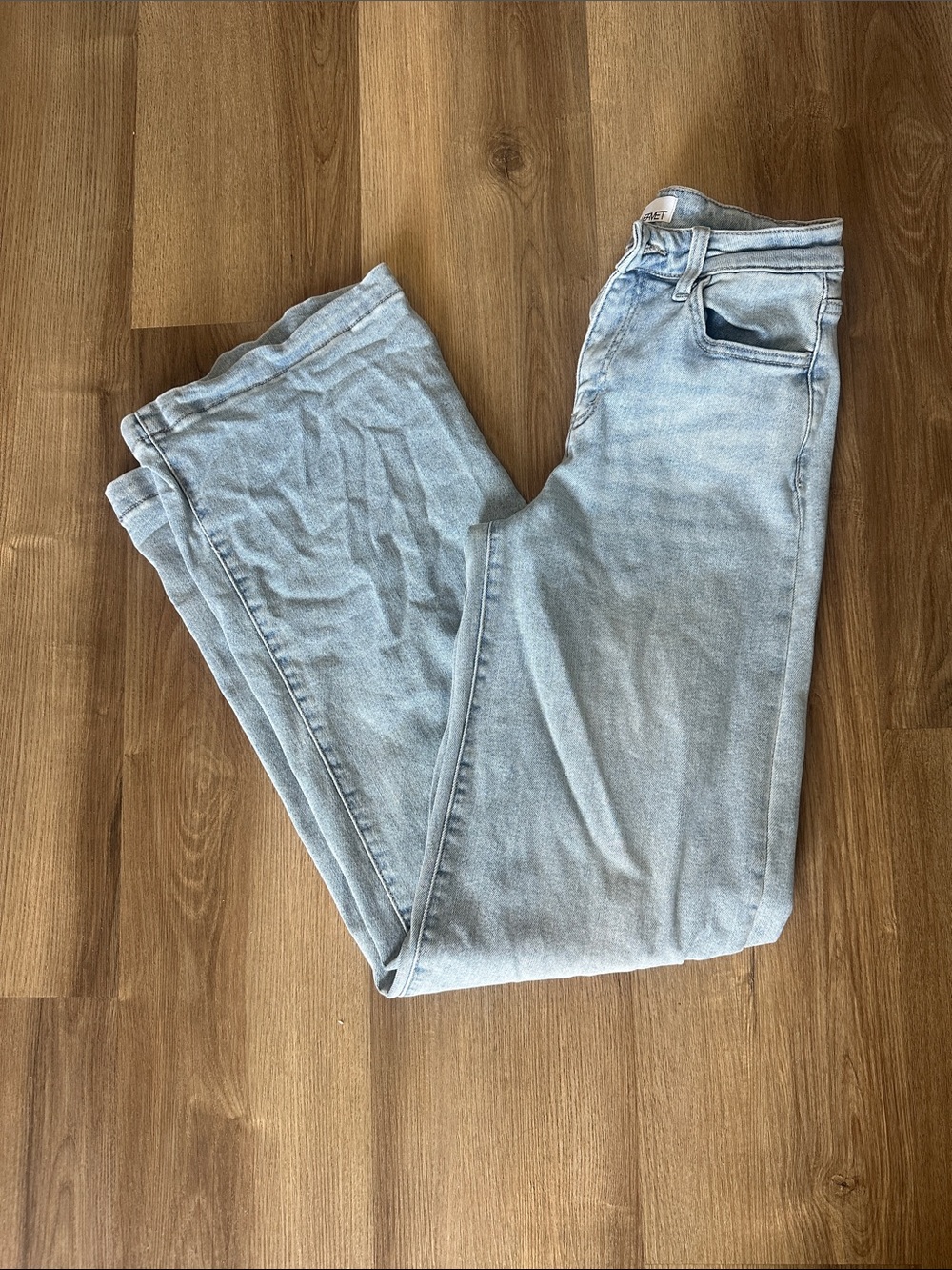 Light Wash Flared Women's Jeans